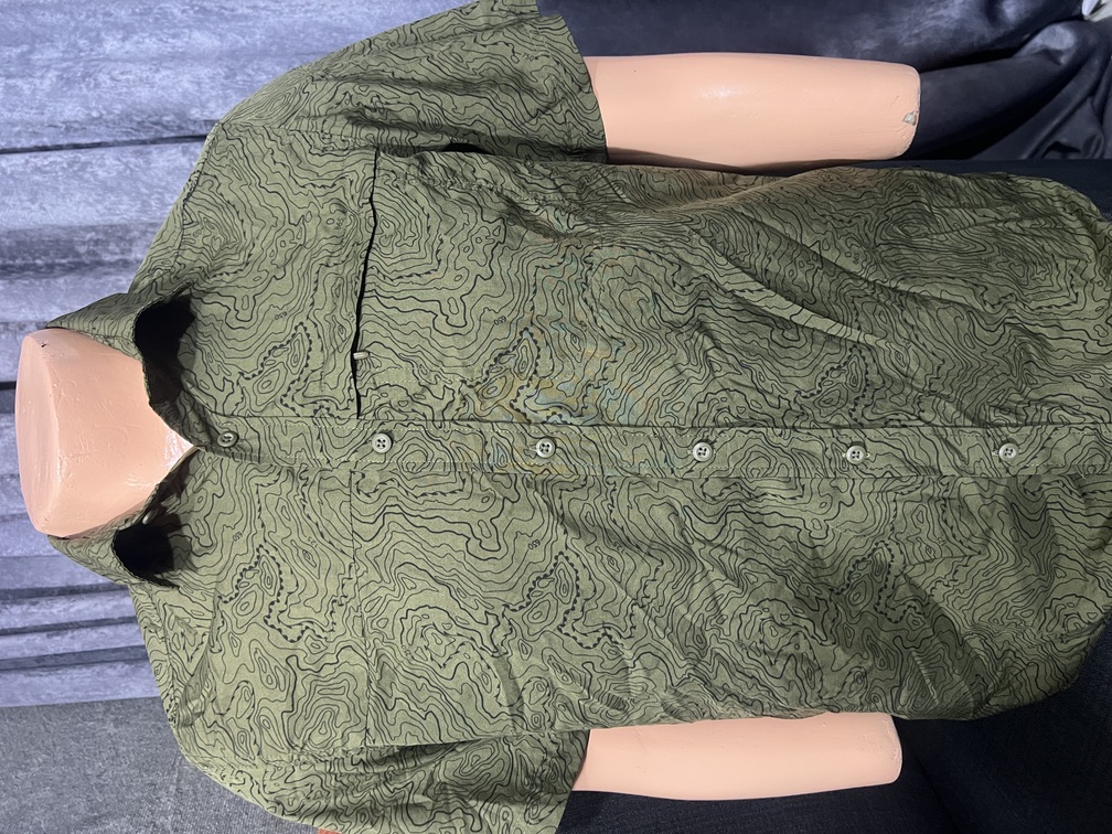 Très belle chemise  homme  à manches courtes taille M