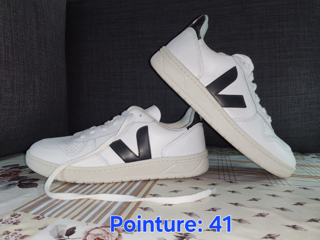 Une trés belle paire  baskets Veja V-10 Leather  pointure 41
