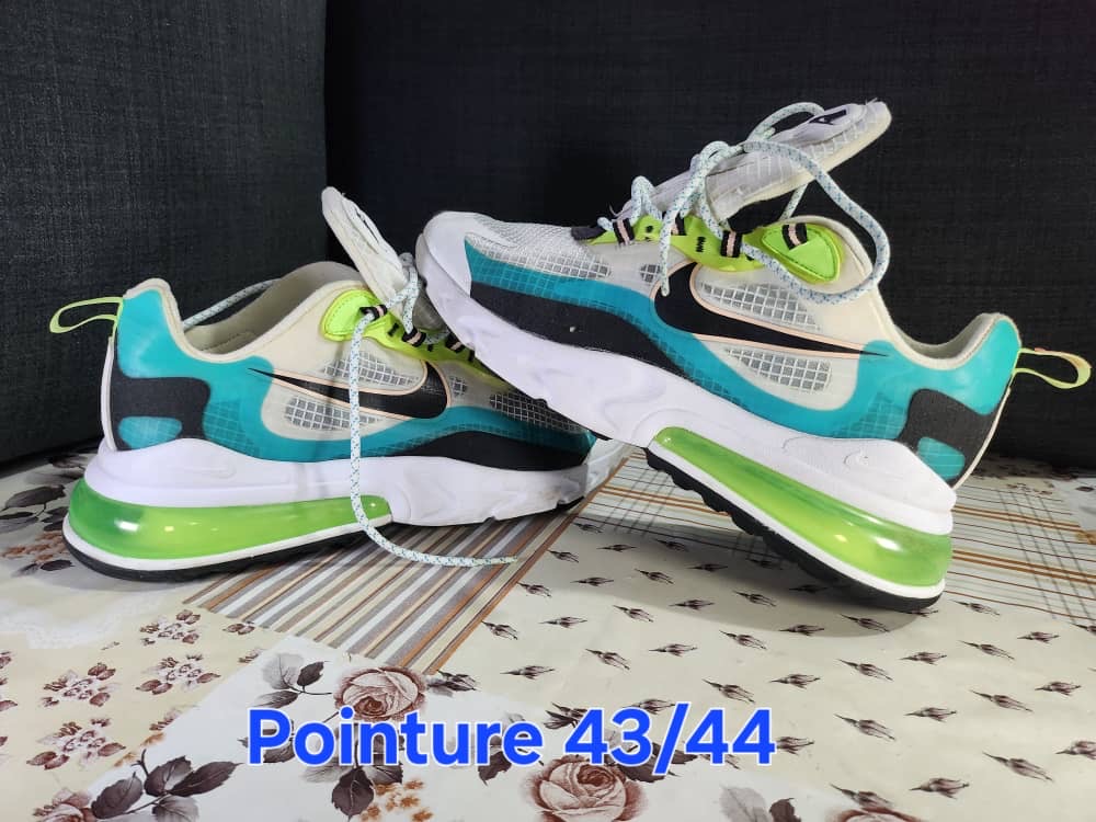 Superbe paire Nike Air Max 270 React SE pointure  43/44